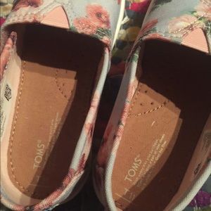 Floral Toms